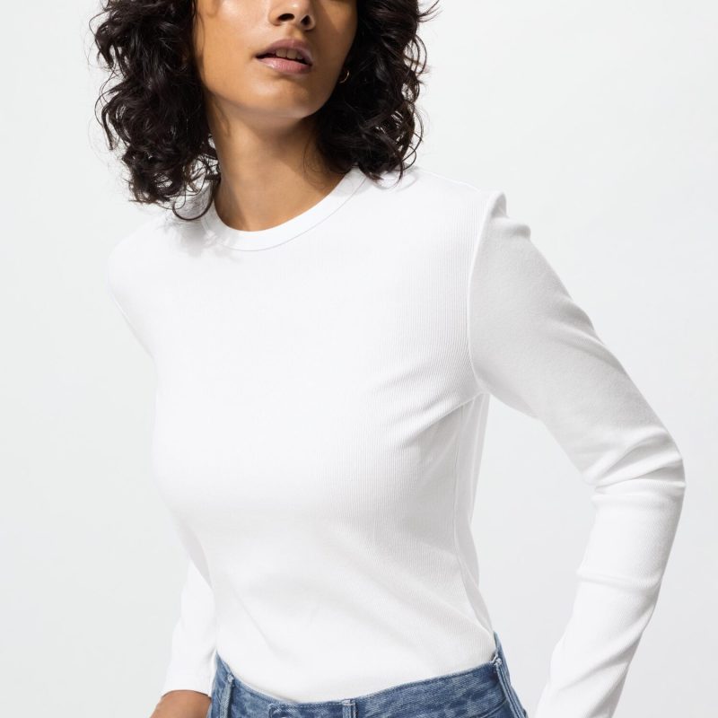 Мягкая футболка в рубчик (с длинным рукавом)