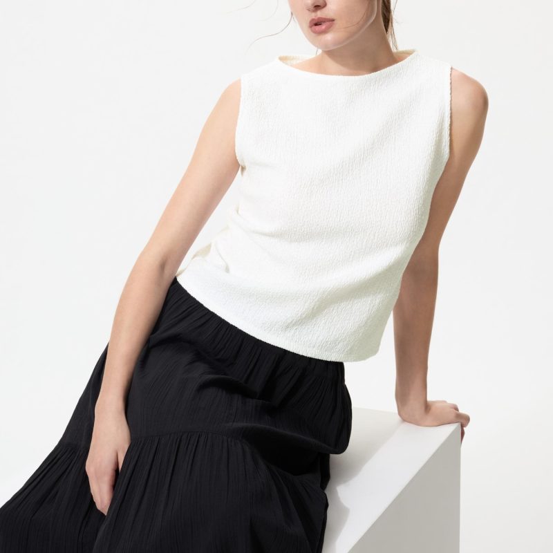 Футболка с гофрированным вырезом лодочкой (без рукавов)