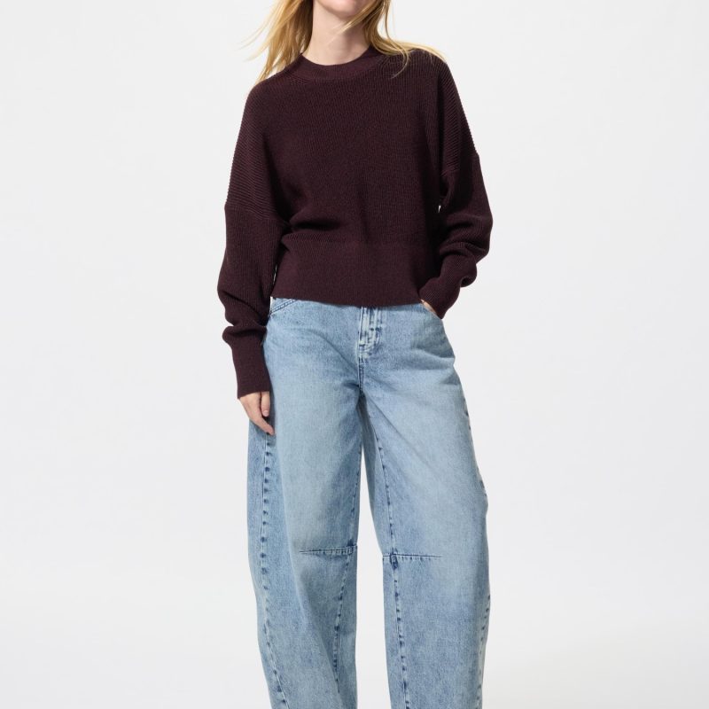 Джинсы с бочкообразными штанинами