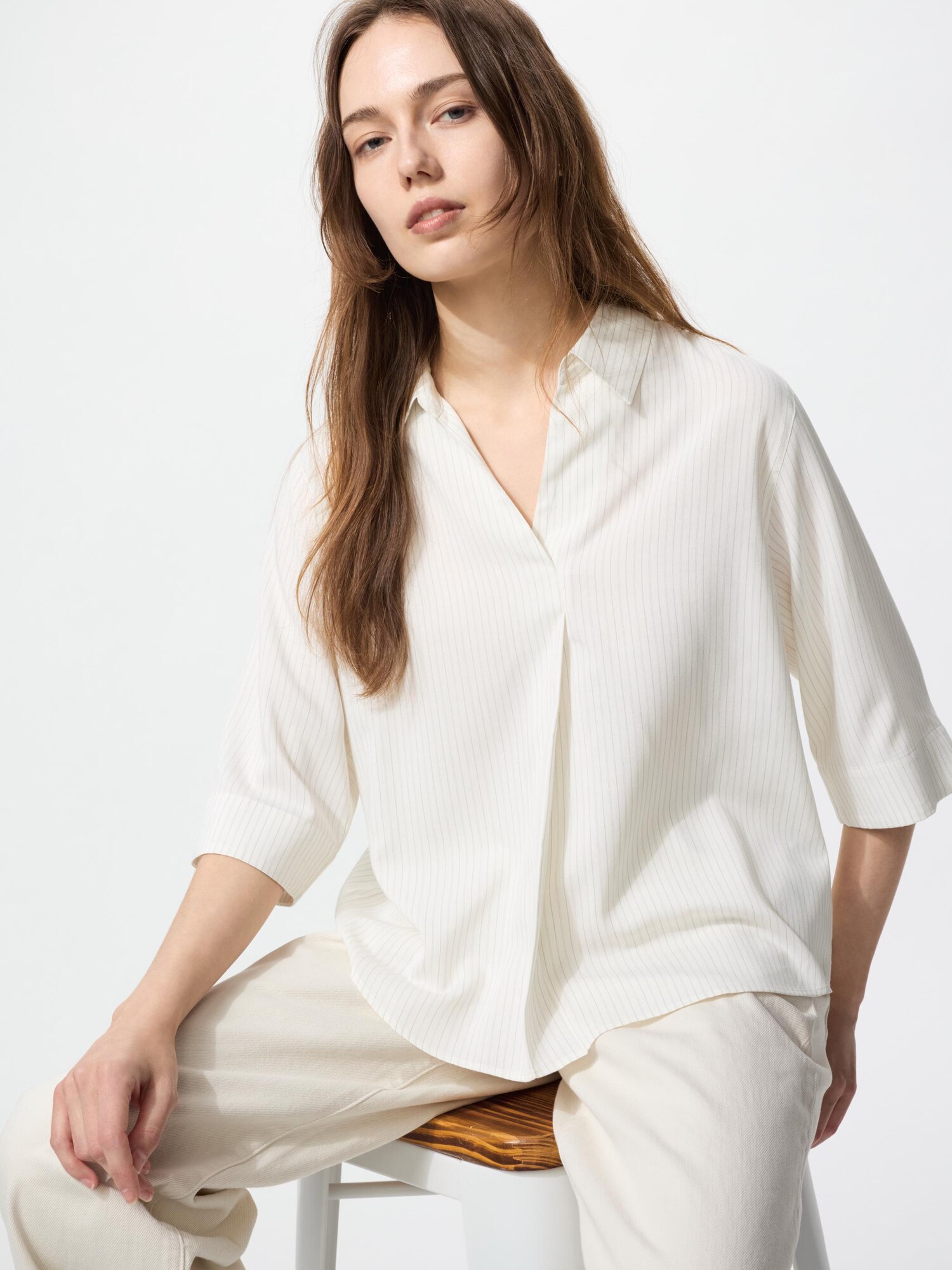 Блузка из вискозы с воротником-стойкой в полоску (рукав 3/4)