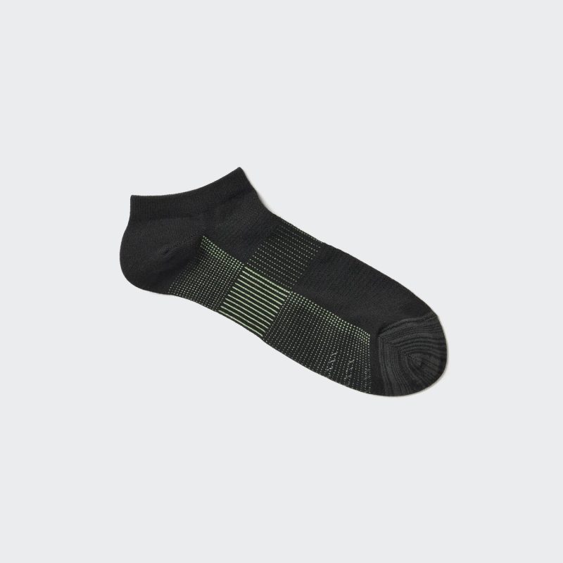 Спортивные носки короткие B