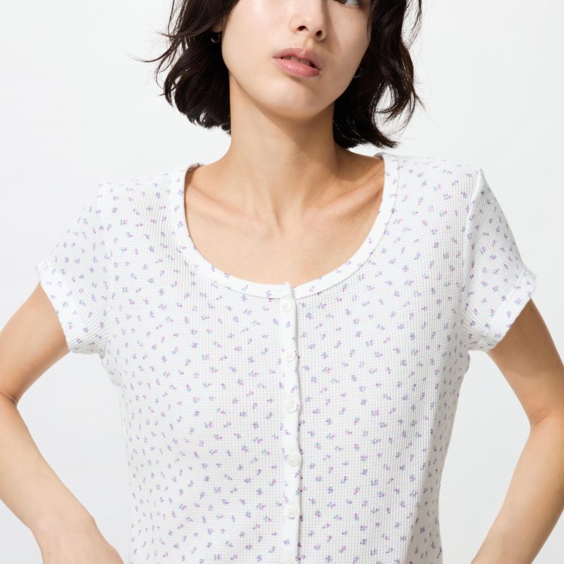 Мини-футболка с вязкой в стиле вафли, с глубоким вырезом, с принтом