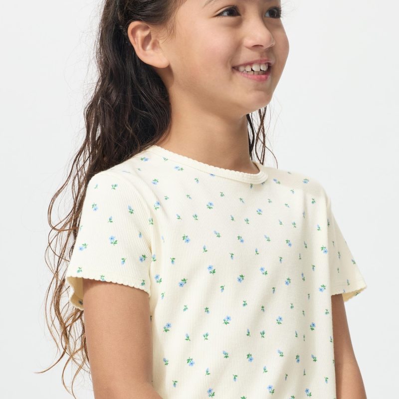 Футболка для девочки (цветочный узор)