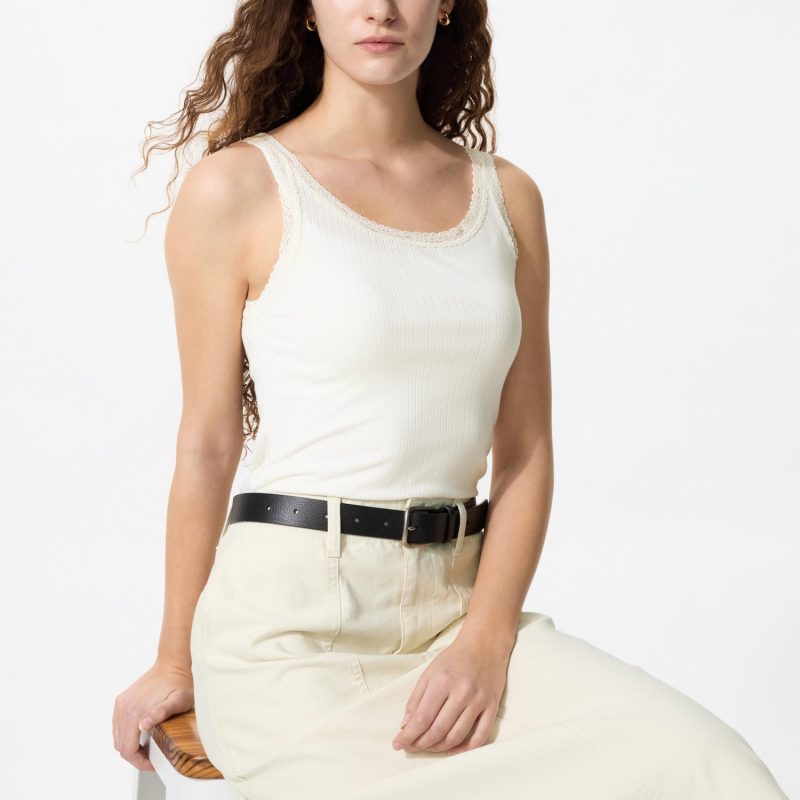 Топ из мягкого модала с ажурными вставками