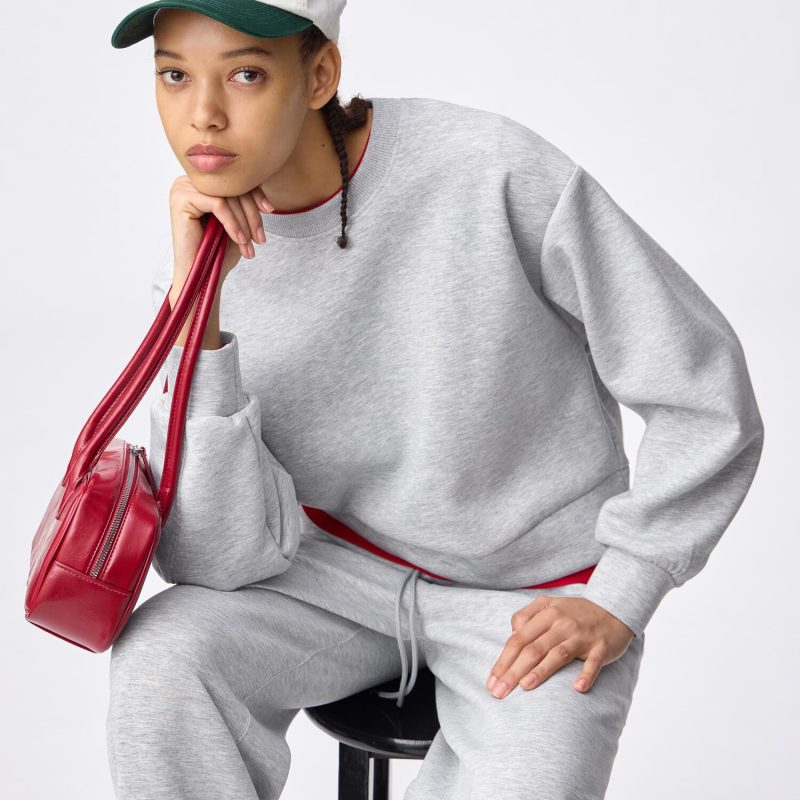 Свитшот с пышными рукавами GU