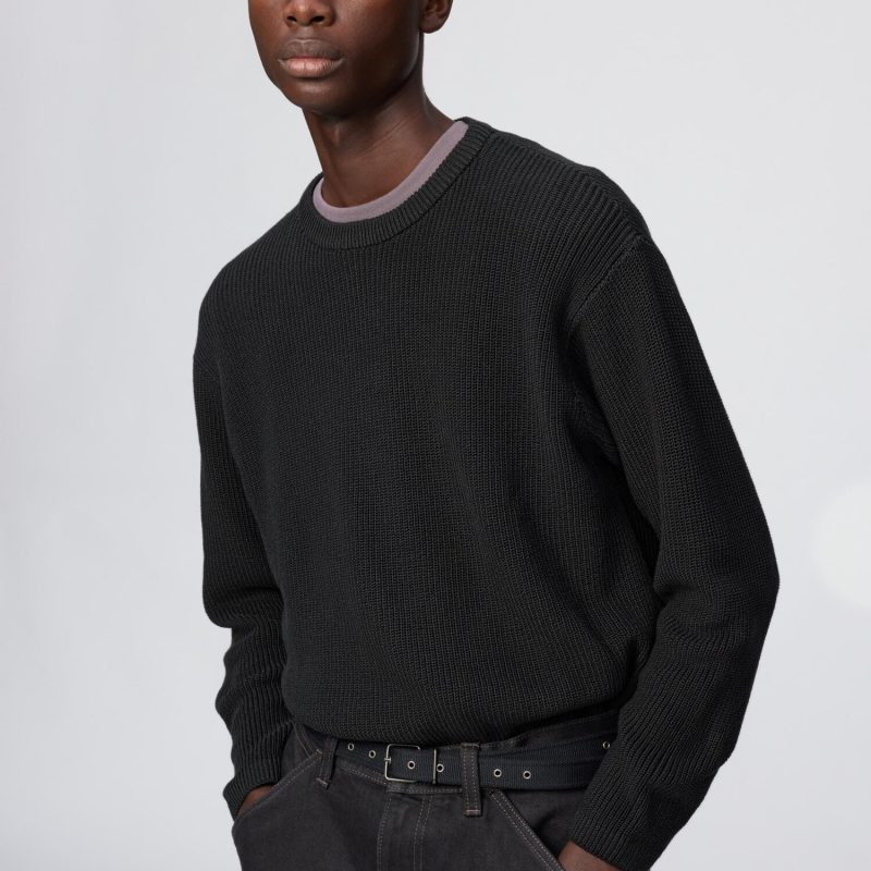 Свитер с круглым вырезом