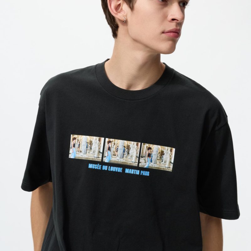 Футболка UT с принтом Лувра (с коротким рукавом)