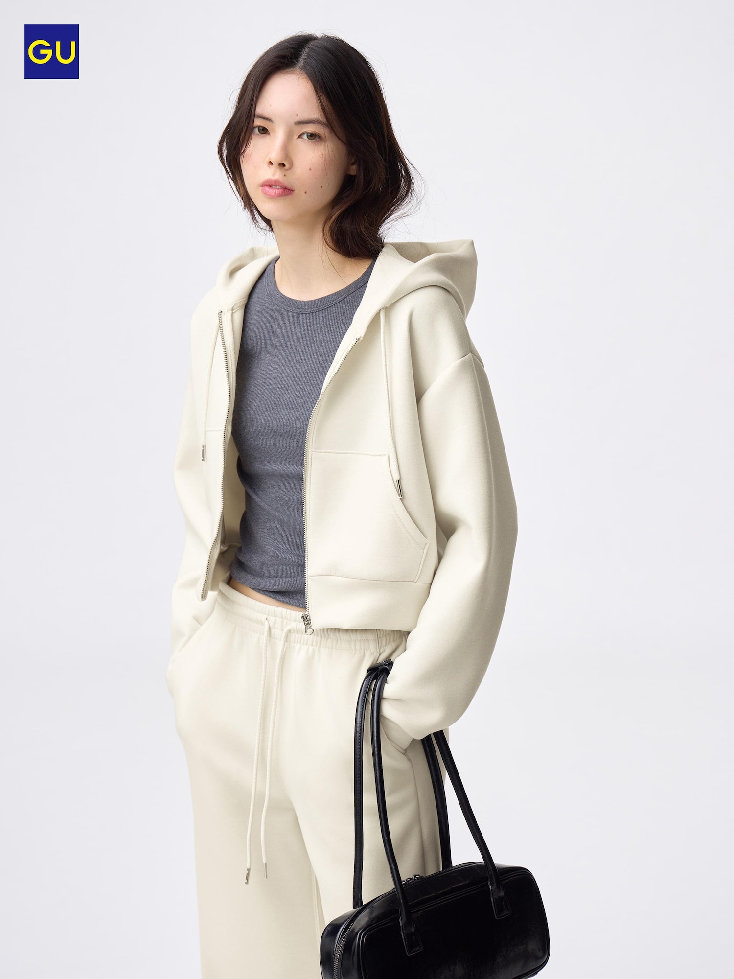 GU пуховик с пышным капюшоном и молнией