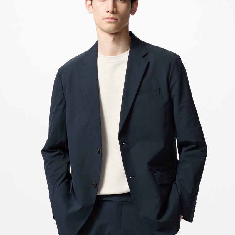 Куртка с капюшоном (светлая)