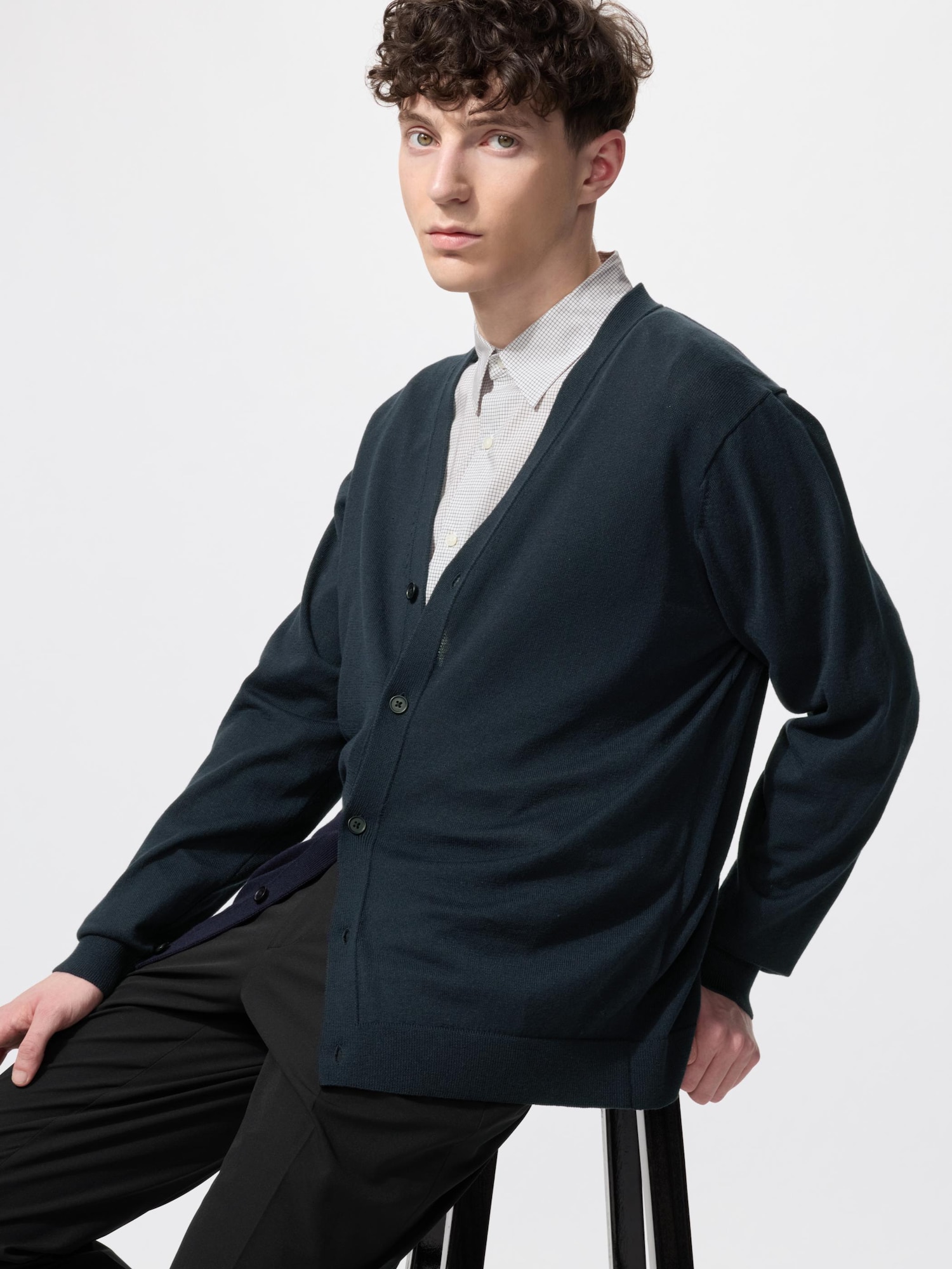 Вязаный кардиган с V-образным вырезом