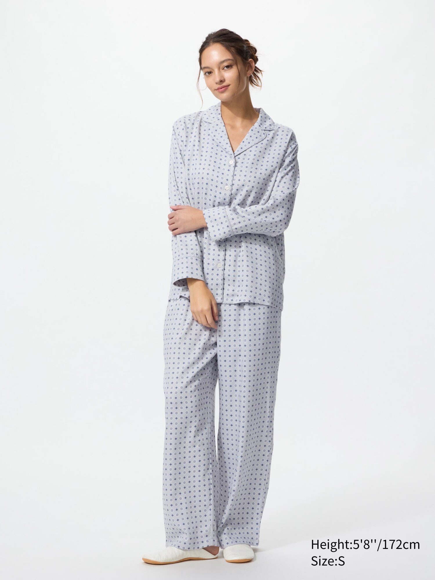 Атласная пижама (длинный рукав, геометрическая форма)