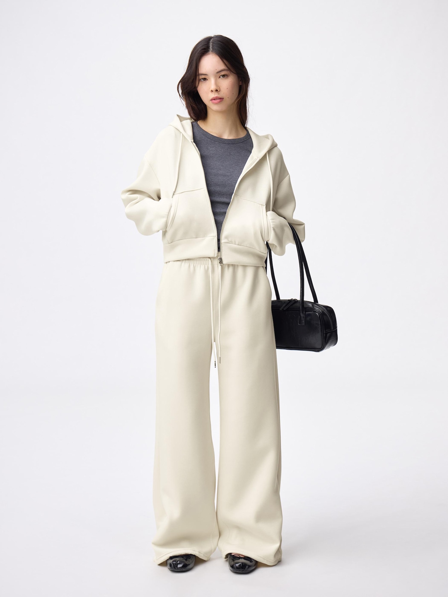 GU пуховик с пышным капюшоном и молнией