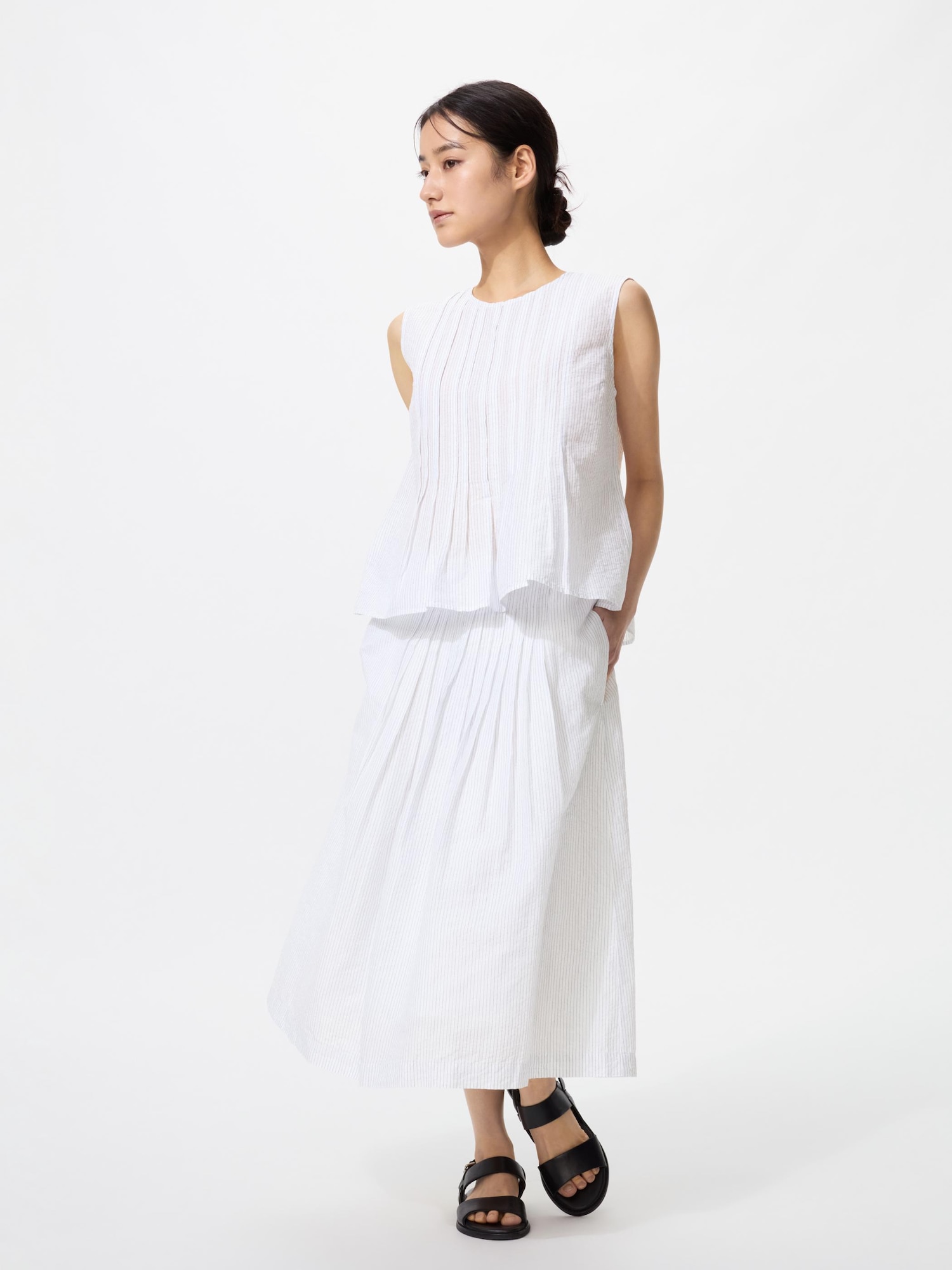 Льняная смесовая юбка с подрезом (длина 68–72 см, короткая модель)