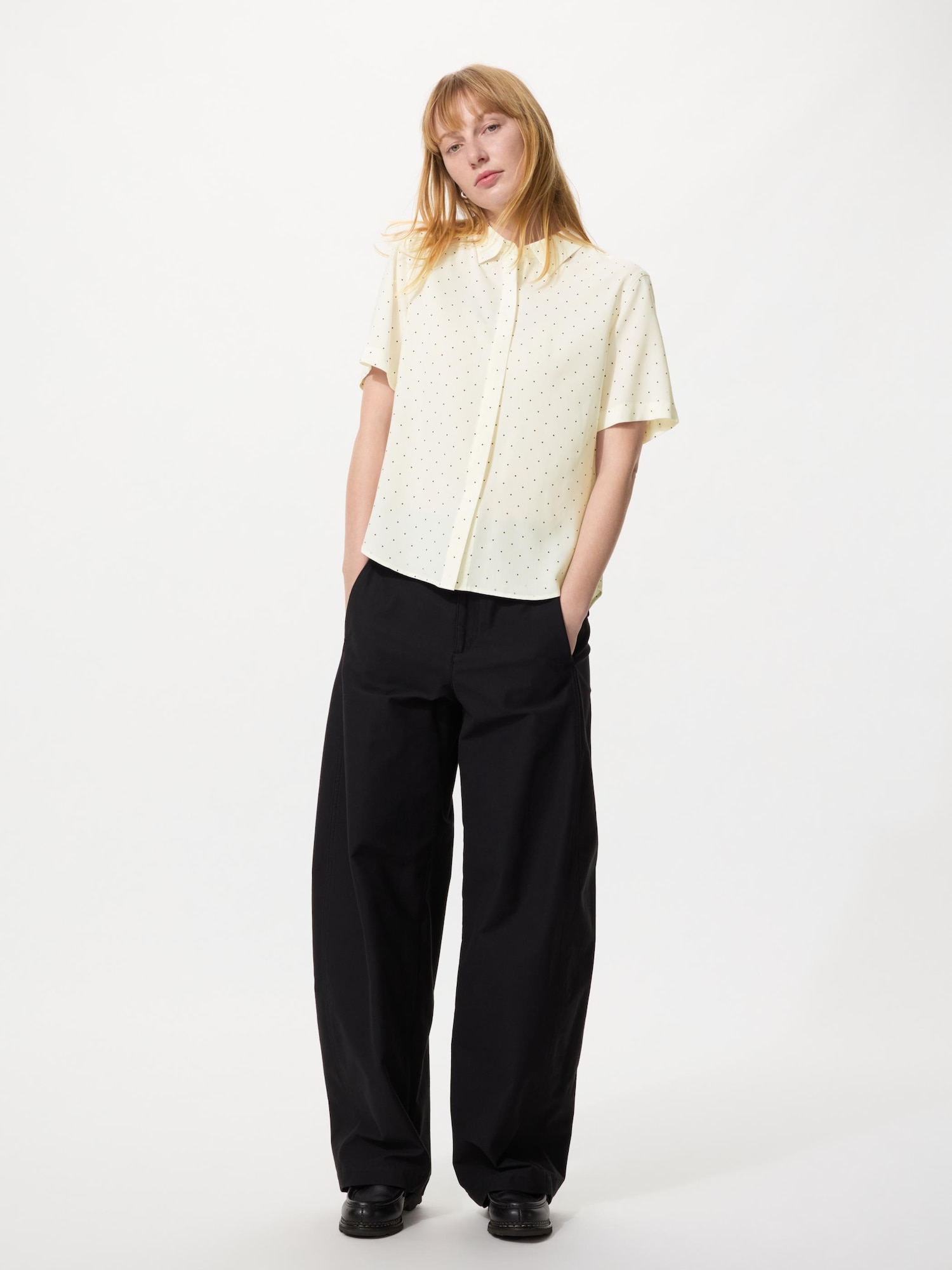 Блузка из вискозы с короткими рукавами, в горошек