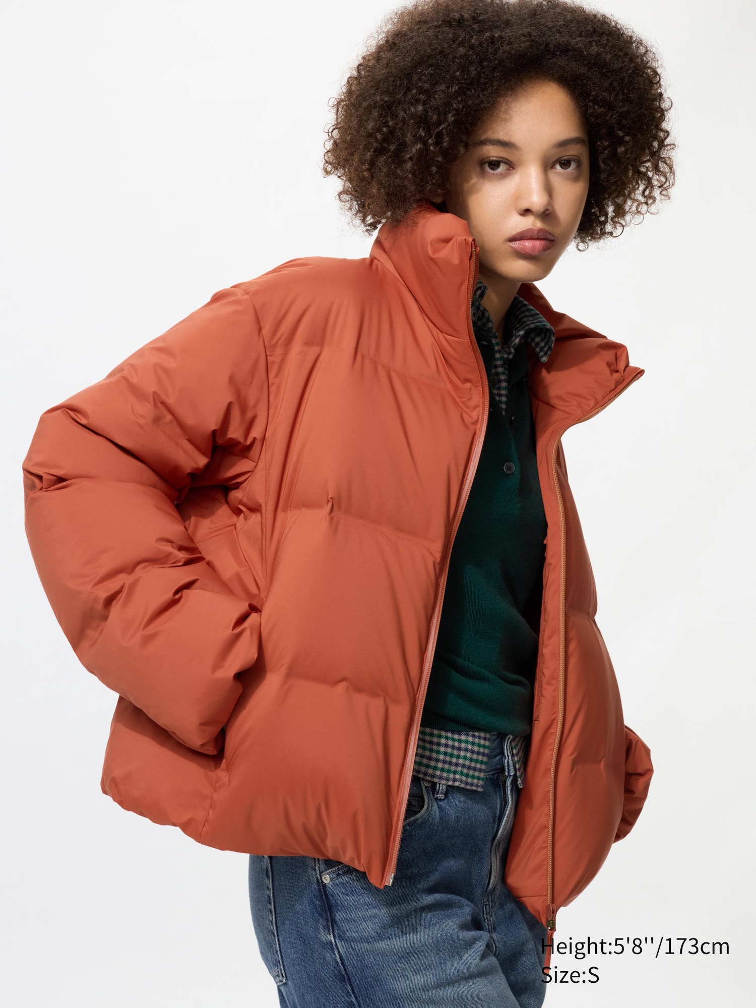 Бесшовный пуховик с коротким рукавом