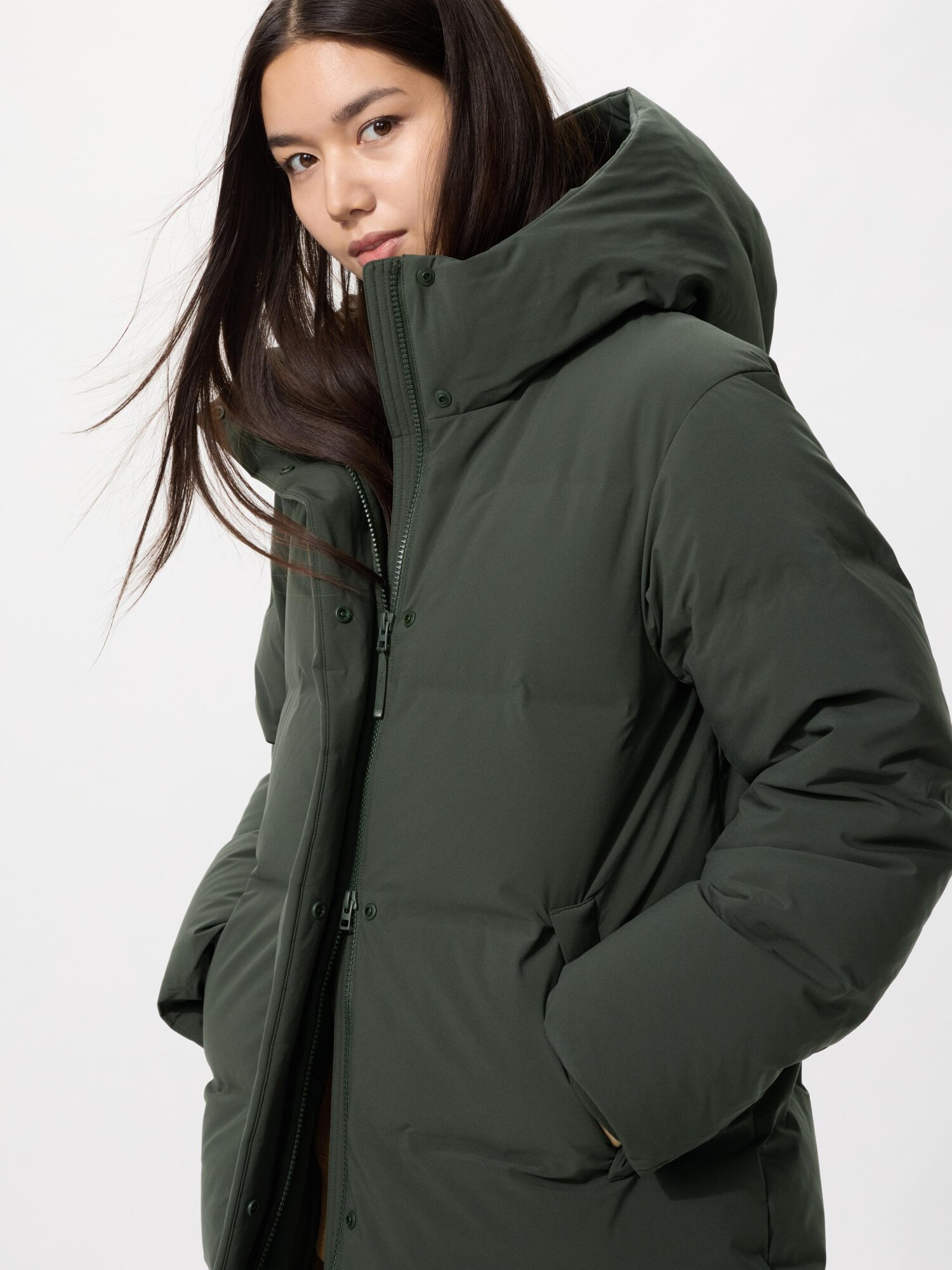 Длинное бесшовное пуховое пальто