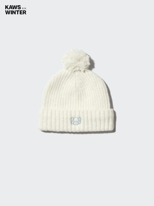 Вязаная шапочка из ЗИМНЕЙ термостойкой пряжи KAWS Souffle