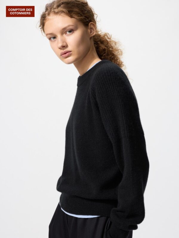 Кашемировый свитер с круглым вырезом горловины