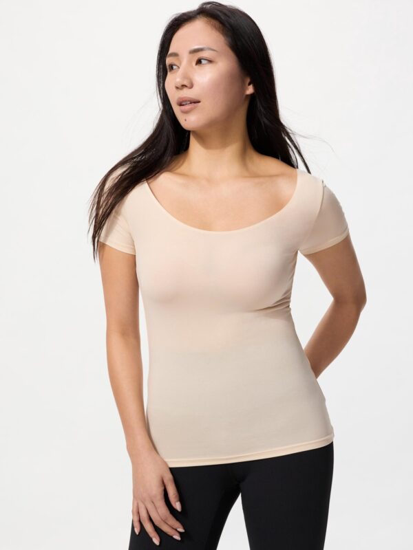 Футболка с U-образным вырезом Airism