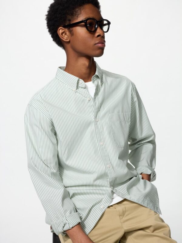 Широкая рубашка с длинными рукавами