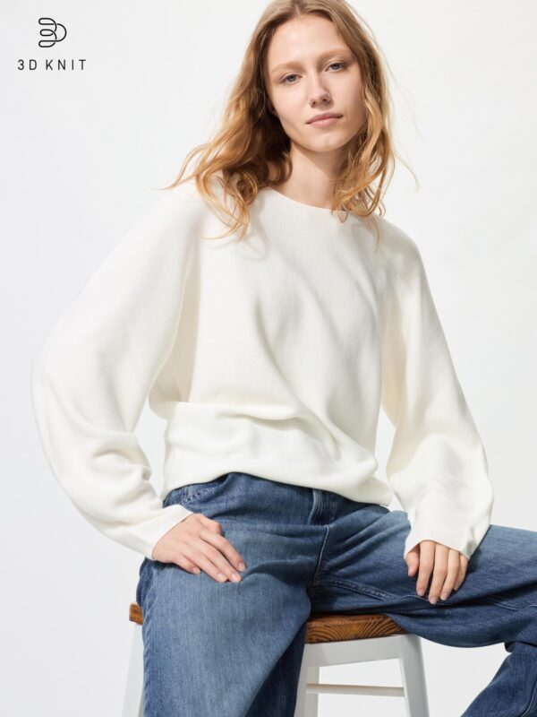Свитер с объемным рукавом и круглым вырезом из 3D хлопка