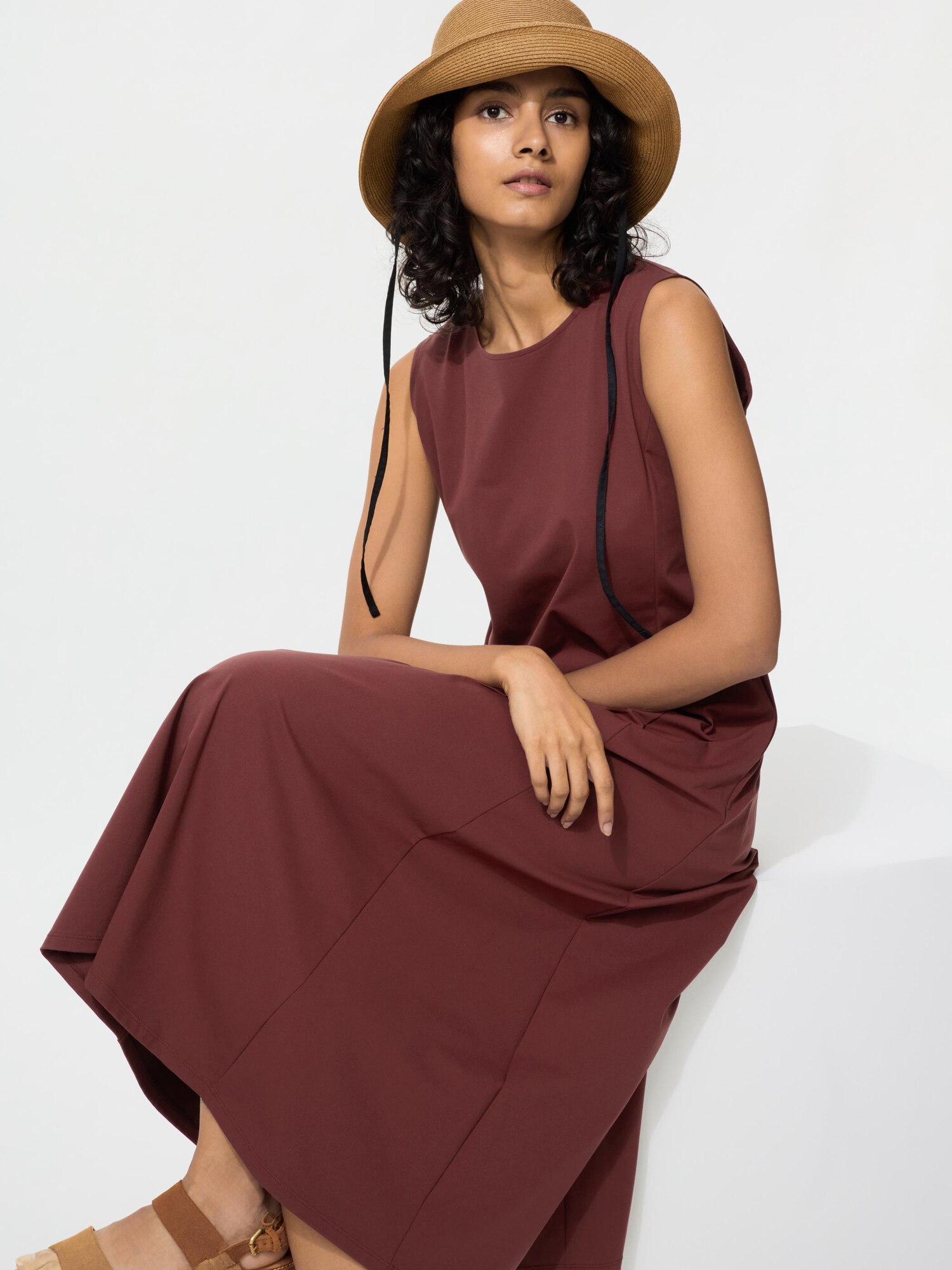 Платье Ultra Stretch AIRism без рукавов