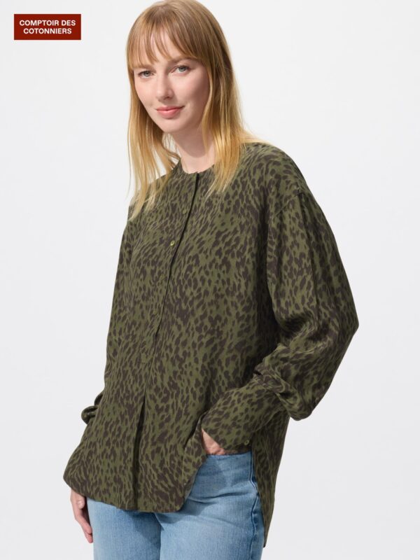 Блузка без воротника из вискозы