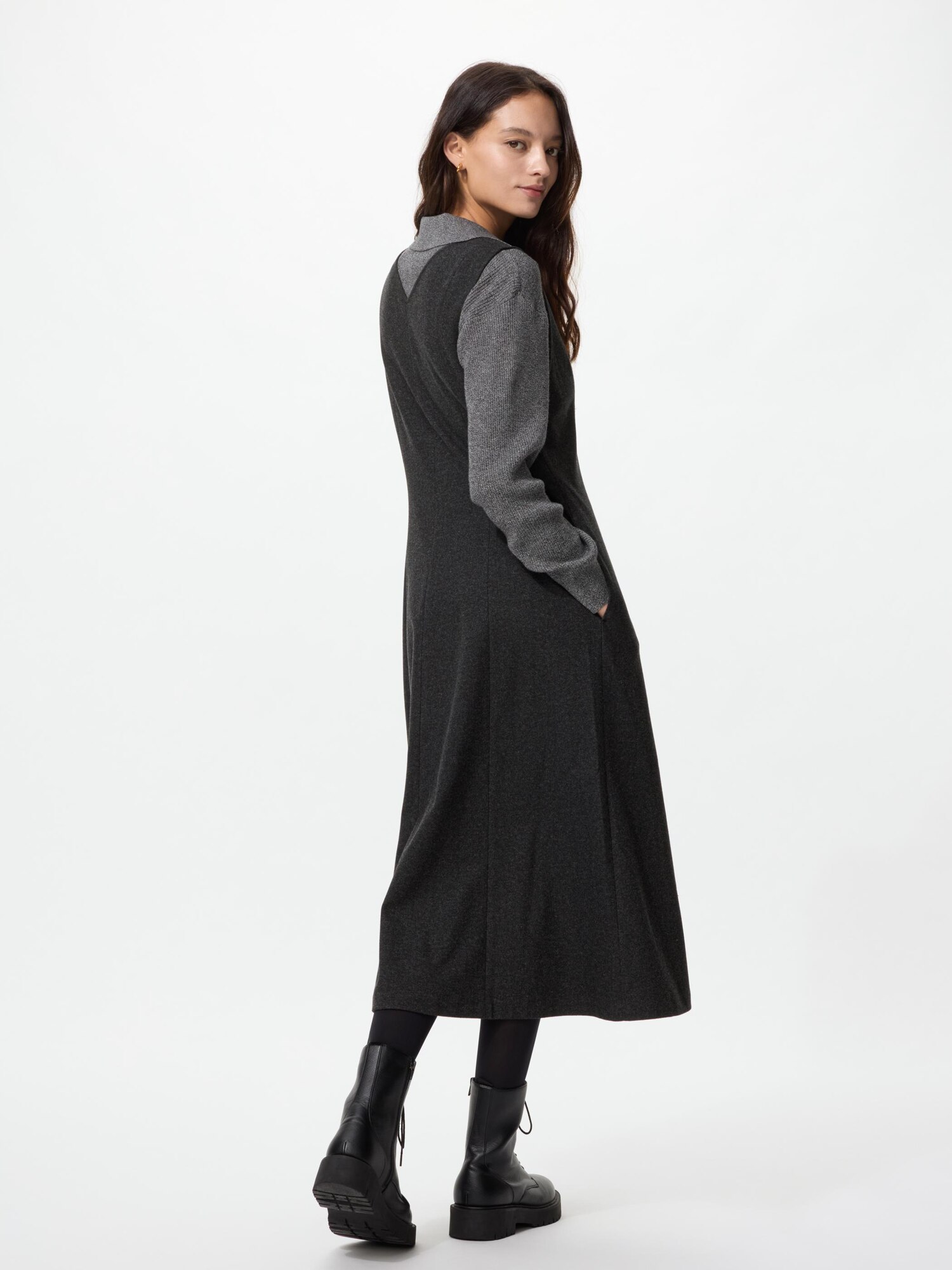 Платье из матового трикотажа