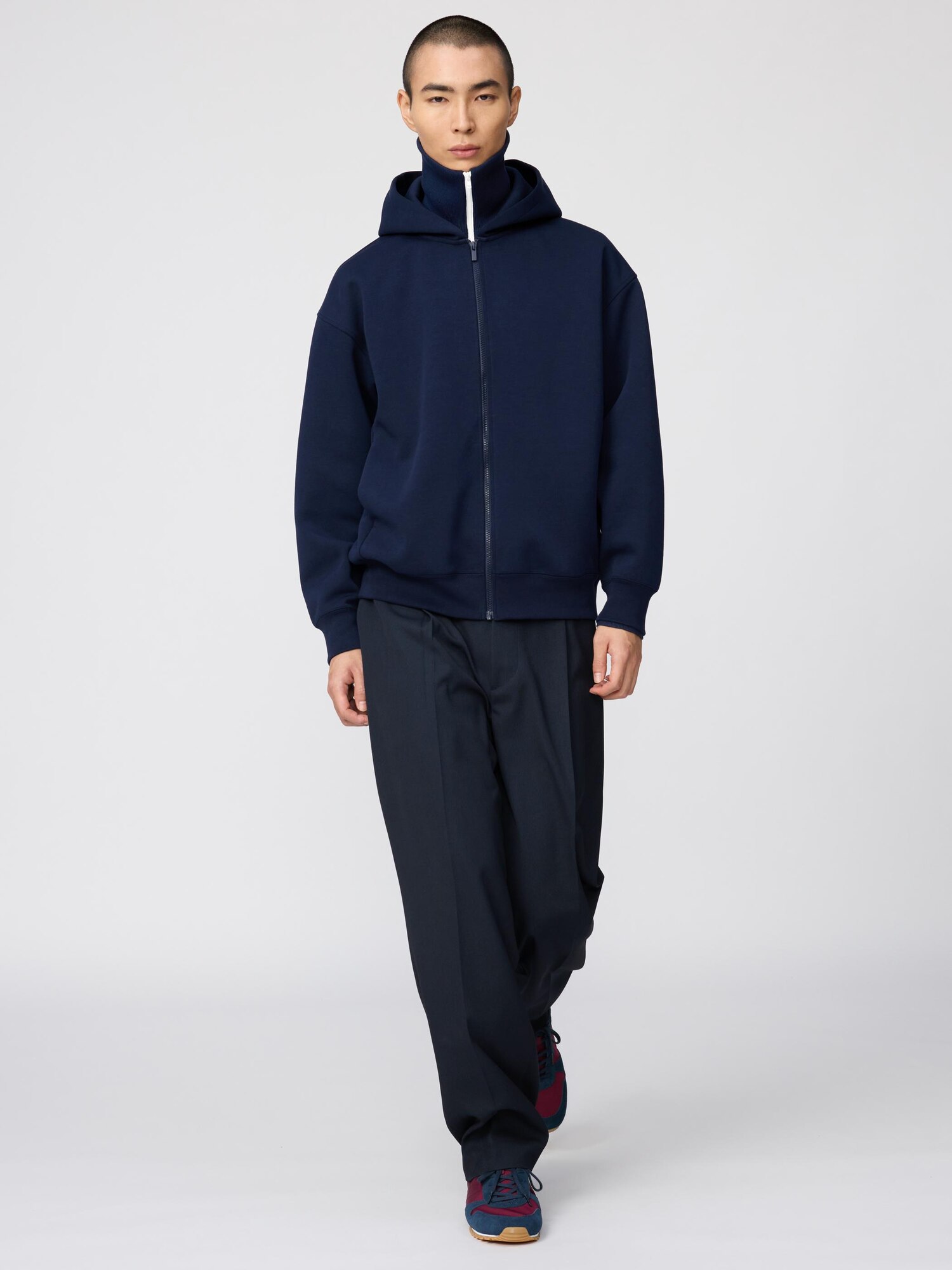 Толстовка оверсайз с капюшоном на молнии