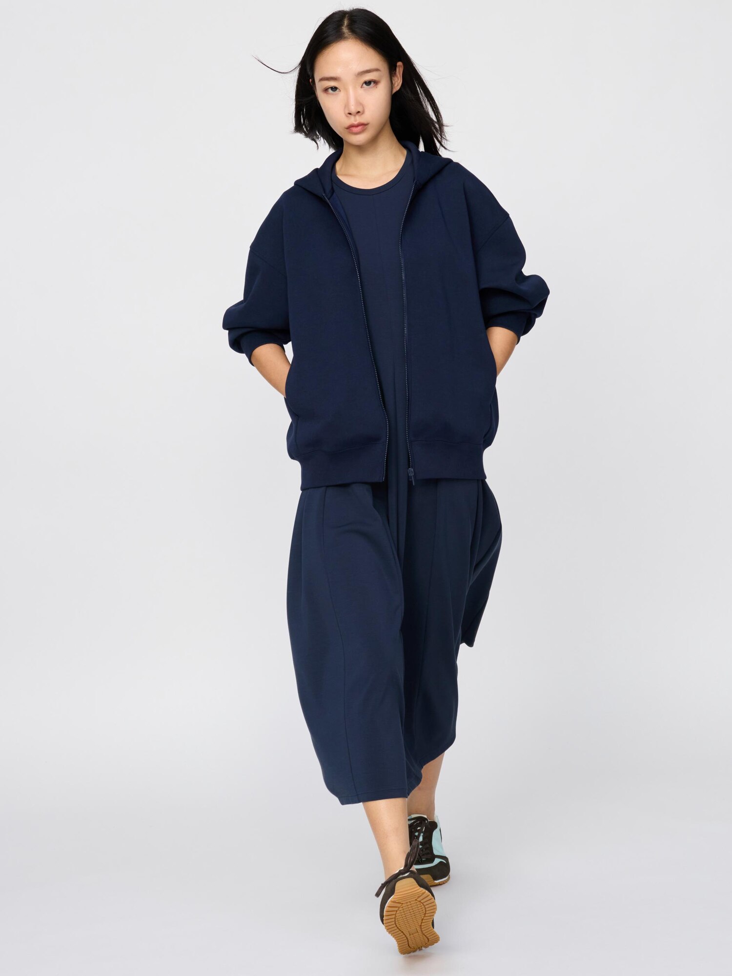 Толстовка оверсайз с капюшоном на молнии