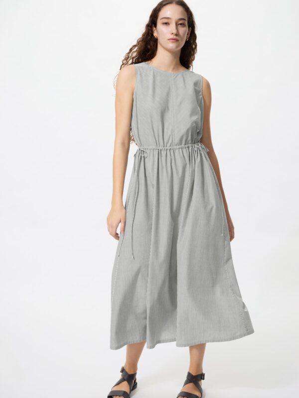 Платье с драпировкой на талии, без рукавов, в полоску