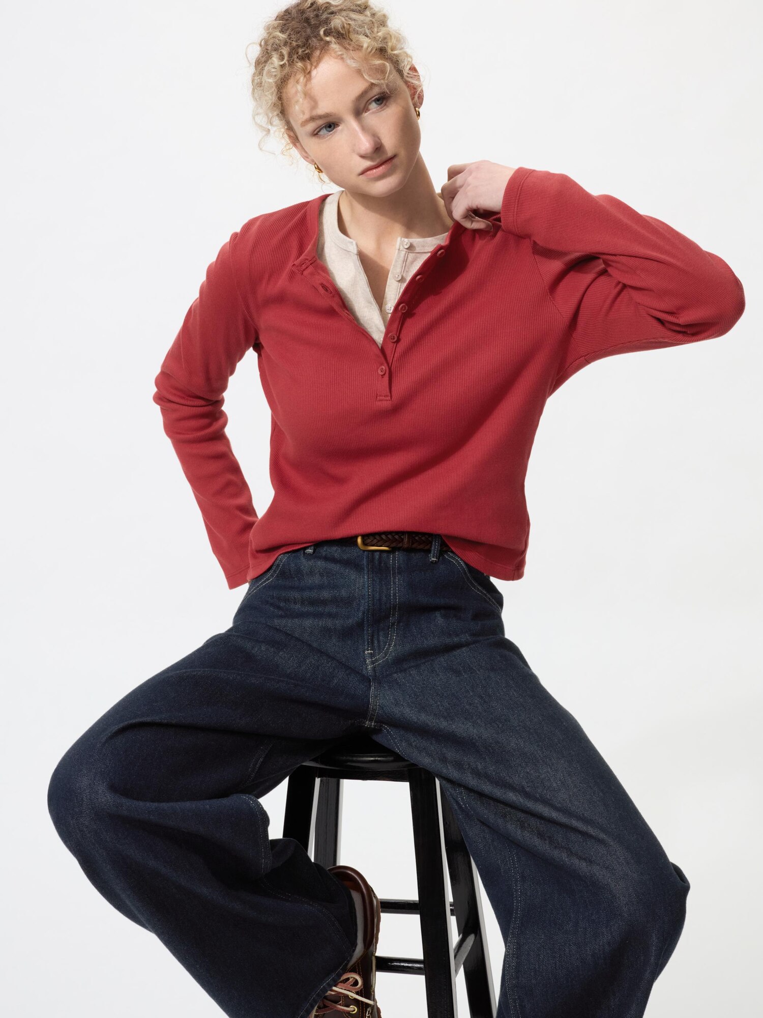 Футболка с вырезом "Генри" в рубчик