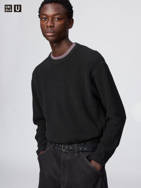 Свитер с круглым вырезом