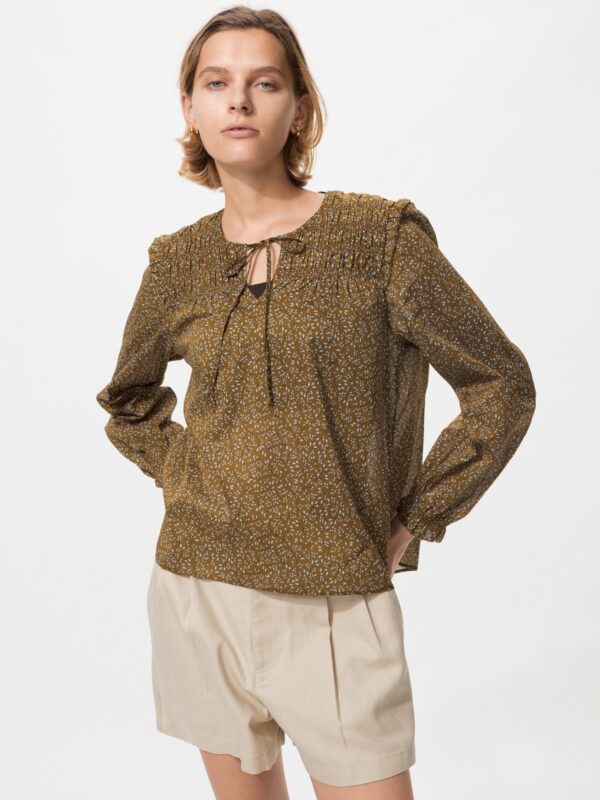 Блузка из легкого хлопка с драпировкой