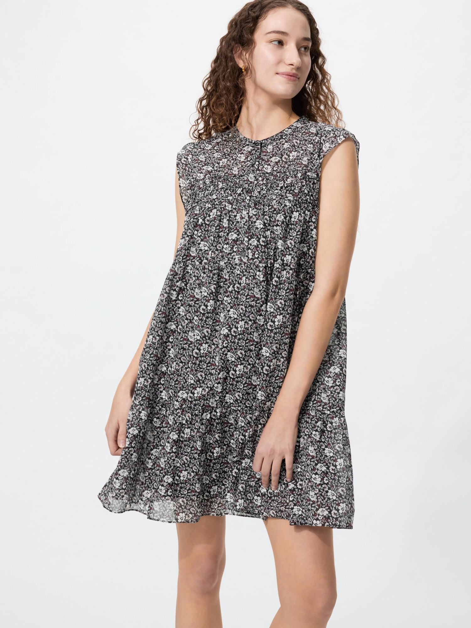 Платье из легкого хлопка с ярусами (без рукавов), принт