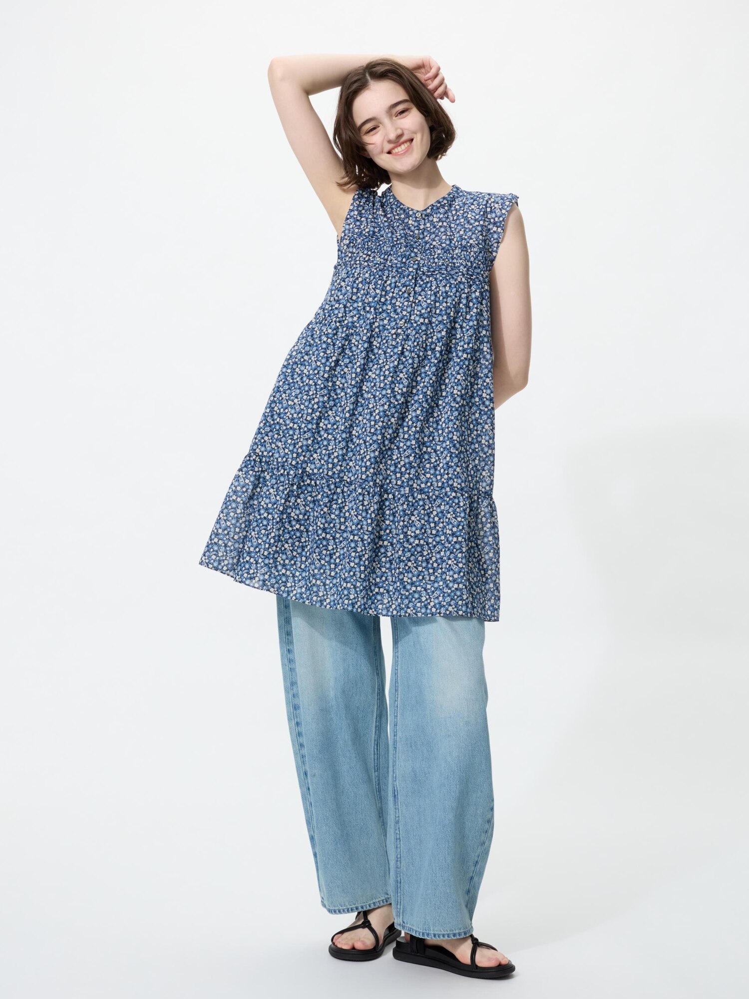 Платье из легкого хлопка с ярусами (без рукавов), принт