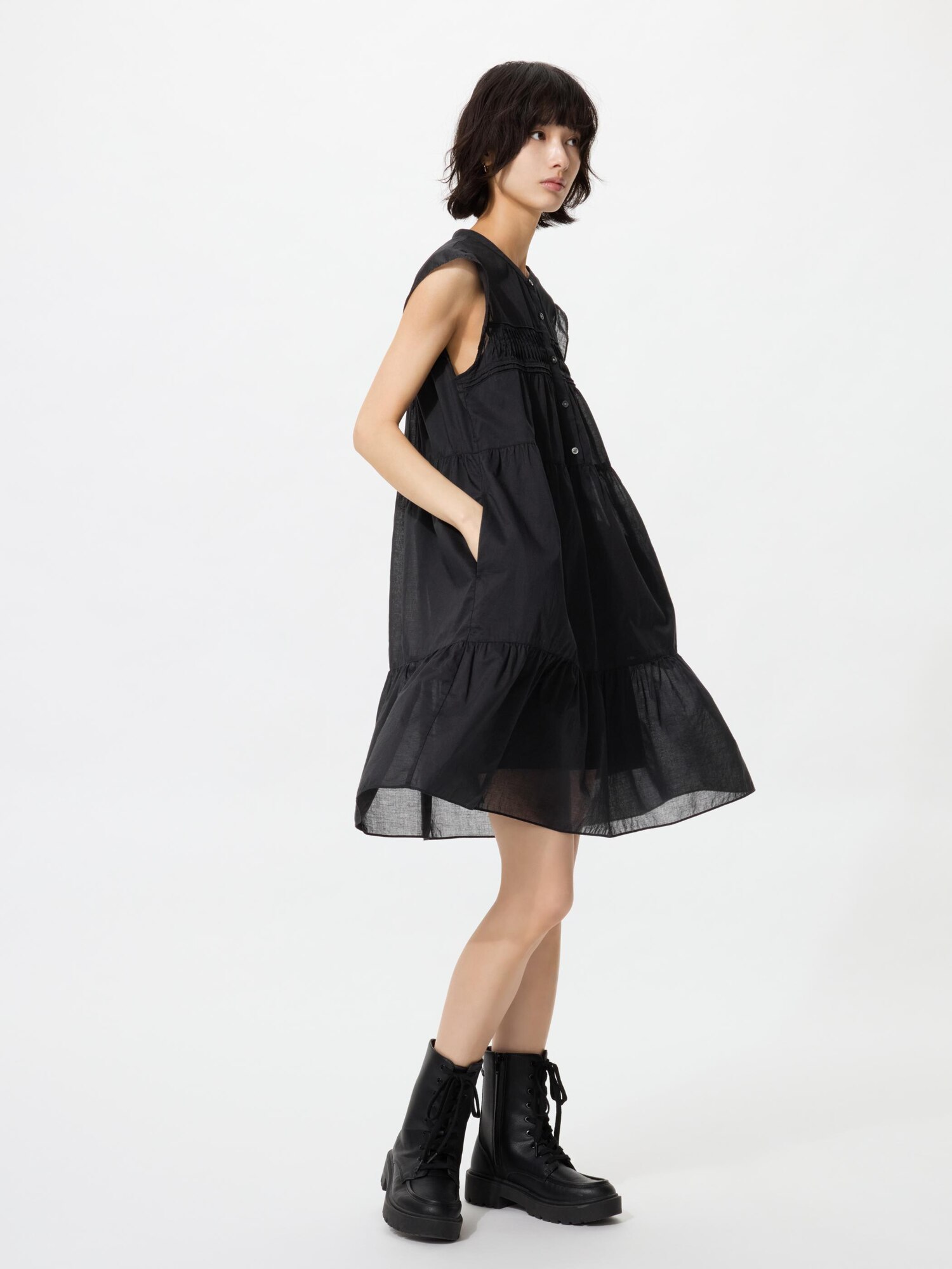 Платье из легкого хлопка с ярусной юбкой (без рукавов)