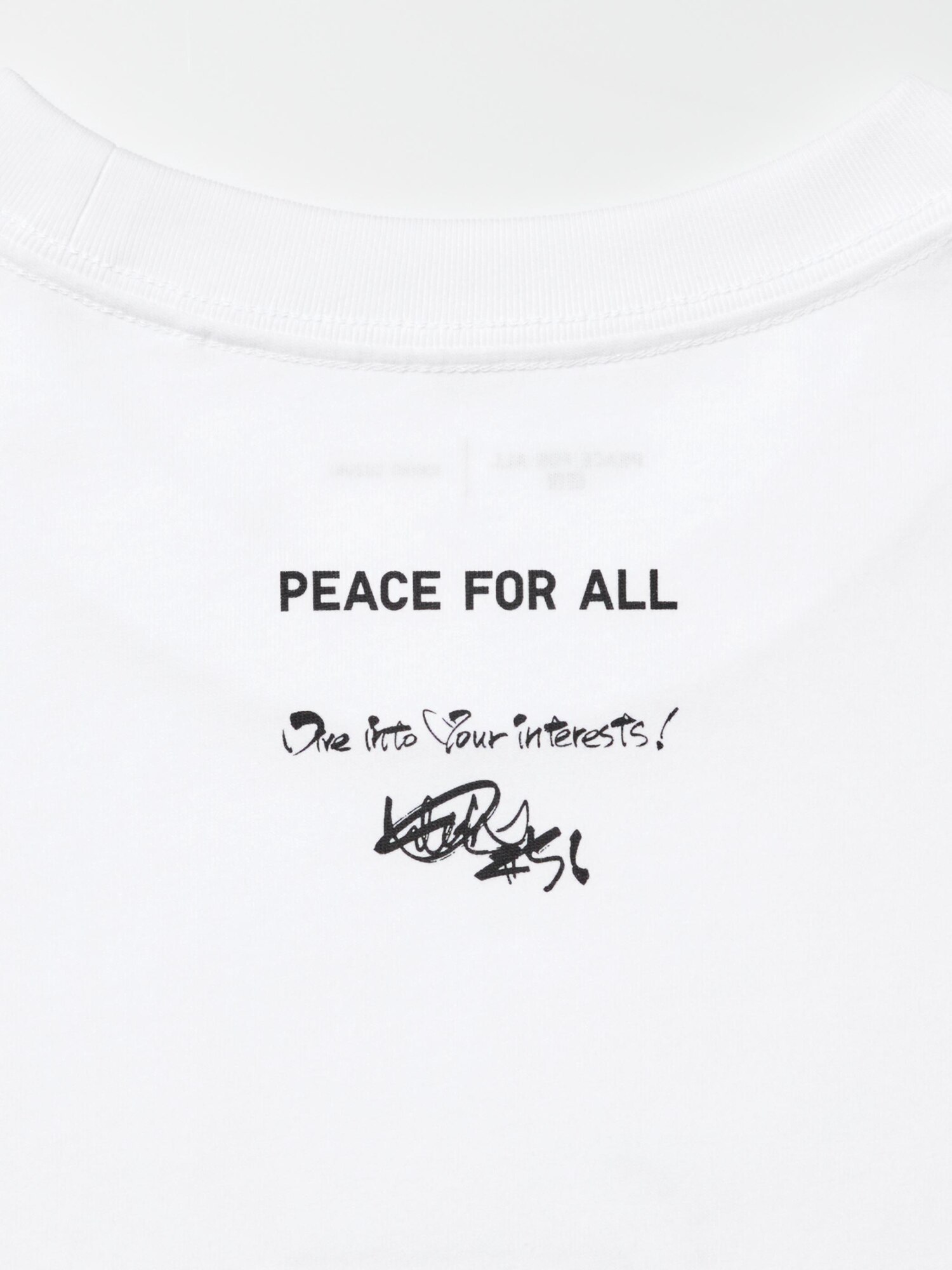 Футболка с графическим принтом PEACE FOR ALL (с коротким рукавом, крой регуляр) Айтиро Судзуки