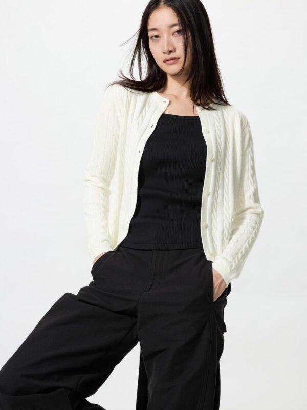 Вязаный кардиган с кабельным узором и классическим воротником